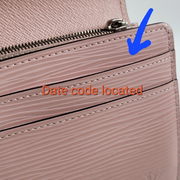 LOUIS VUITTON Epi Sarah Long Bifold Wallet - Picture 4 of 14